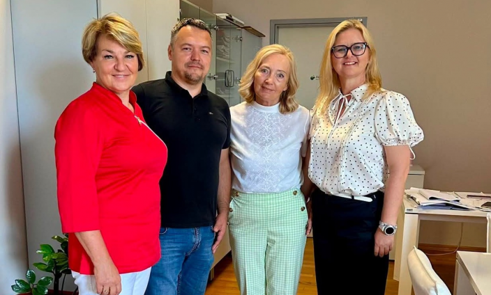 Bivši predsjednik LC Zagorje Mladen Cesarec i trenutna predsjednica Valentina Kuntić Arich te ravnateljica bolnice Bračak, dr. med. Andreja Filija, i dipl. oec. Dubravka Bakliža