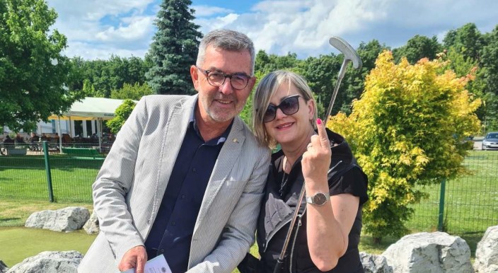 Mirjana i Željko Viceguvernerka i viceguverner na golfu