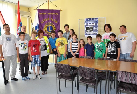 Ljetna škola programiranja i robotike - zajednička slika