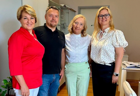 Bivši predsjednik LC Zagorje Mladen Cesarec i trenutna predsjednica Valentina Kuntić Arich te ravnateljica bolnice Bračak, dr. med. Andreja Filija, i dipl. oec. Dubravka Bakliža
